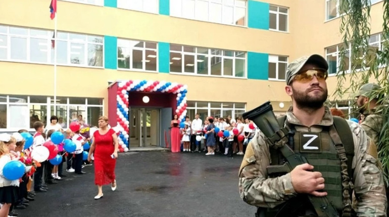 На лівобережну Херсонщину приїхали понад 200 вчителів з Росії та Криму