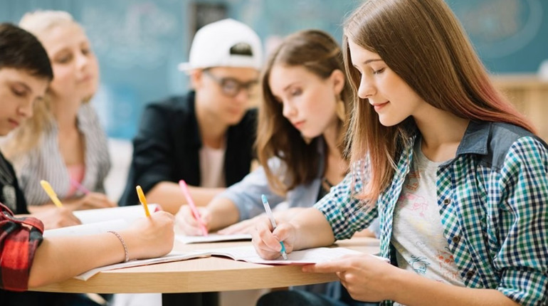 Мрієш вчитись за кордоном? Student Travel Education допоможе втілити мрію у реальність