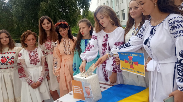 Новини воєнного часу. Старокостянтинівщина. Про старт навчального року, ДТП та податки до бюджету