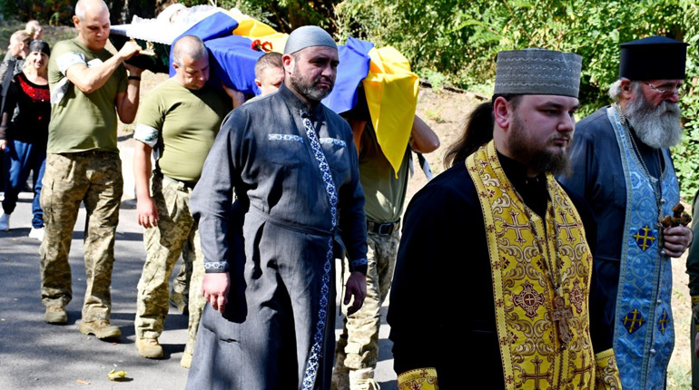 У Нікополі попрощалися з героєм, який віддав життя за Україну