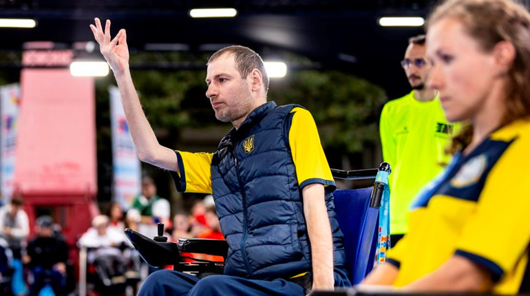 Артем Колінько з Жовтих Вод пробився до півфіналу Паралімпіади-2024: результат та враження від гри