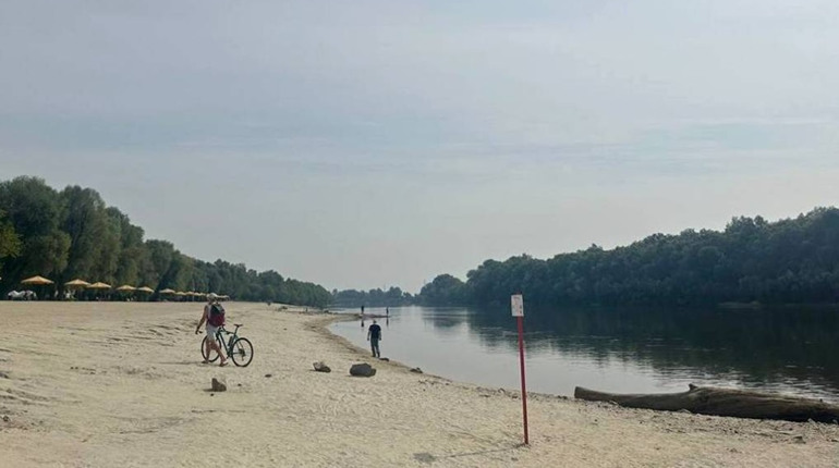 В Чернігові закривають пляжі через забруднення річки Десна