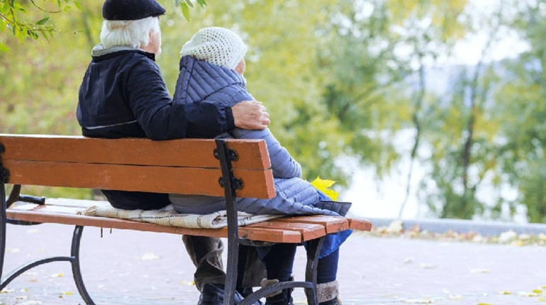 Почесні громадяни Сєвєродонецька віком 80+ отримуватимуть щомісячну грошову допомогу