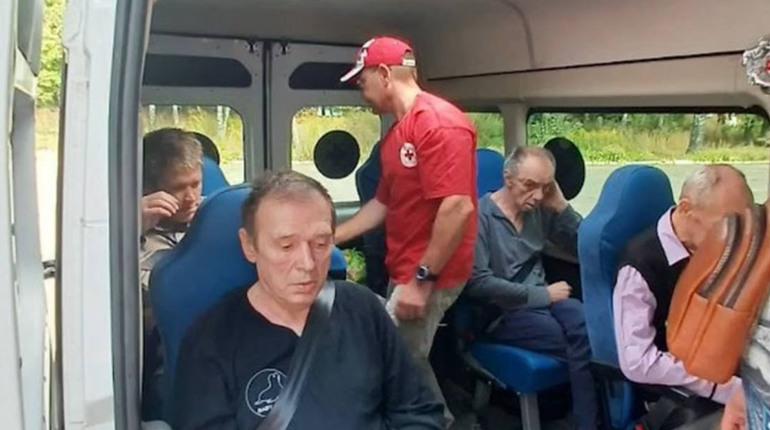 Із Глухова евакуювали 16 пацієнтів психоневрологічного відділення лікарні