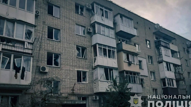 Поліцейські Сумщини показали наслідки обстрілів, зокрема на Шосткинщині – одна людина загинула