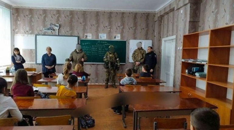 На окупованій території Херсонщини незаконна влада відкрила три захоплені школи