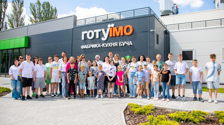 Стало відомо коли у Лозовій запрацює шкільна фабрика-кухня, якою опікується Перша леді України
