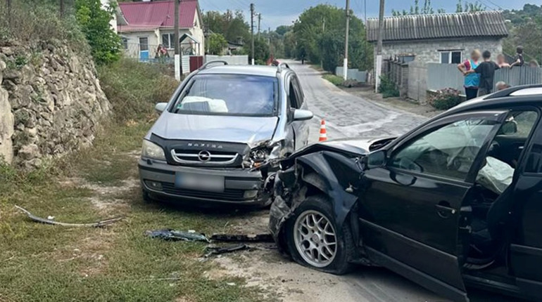 ДТП у селі Чорниводи: водій у стані сп’яніння вчинив аварію. Є постраждалі