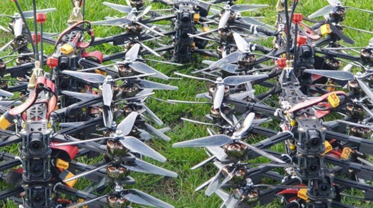Сєвєродонецька громада передала на фронт сто FPV-дронів і п’ять квадрокоптерів "Mavic 3T"