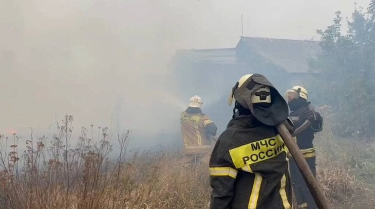 Луганщина – у вогні. Пожежа досягла "столиці", жителів просять не виходити на вулицю