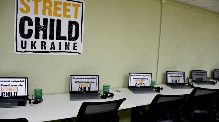У Нікополі відкрили два цифрових освітніх центри