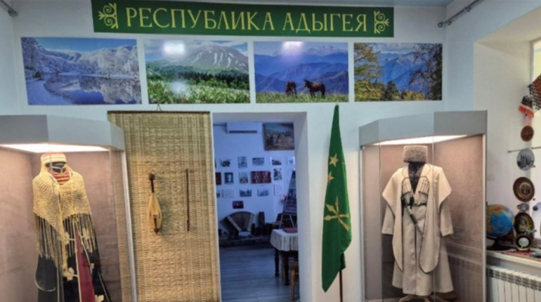 Адигея замість України. У Генічеському краєзнавчому музеї росіяни відкрили нову експозицію