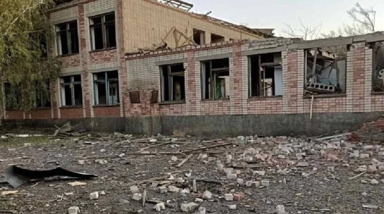 На Херсонщині вночі російська авіація атакувала Бериславський район. КАБи зруйнували школу