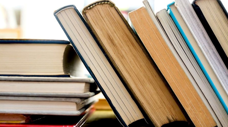 “Українське на полицях Херсонщини”: розпочато збір книг для деокупованої Кочубеївської громади