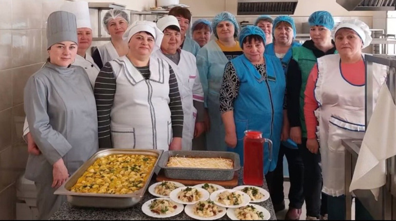 Шкільні кухарі Фастівської громади пройшли підготовку в кулінарних хабах області: деталі