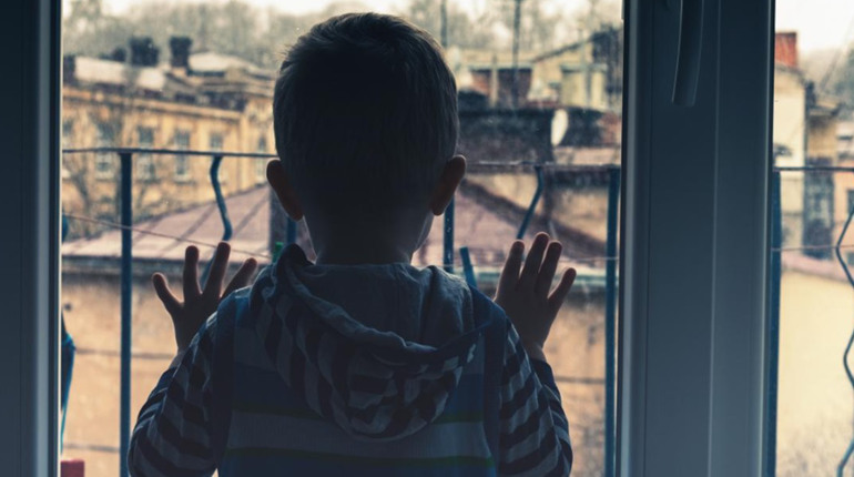 Реєстр безбатченків. Дітей-сиріт з Луганщини окупанти внесуть до російської бази даних