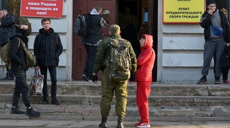 Осінній призов. На окупованій Луганщині знову взялися за примусову мобілізацію