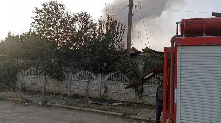 Рятувальники ліквідували пожежу та знешкодили вибухонебезпечні предмети у Гуляйполі