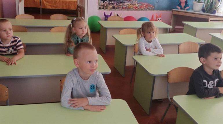 «Дівчатка і хлоп’ятка: різні, але рівні» – чи так виховують діток у наших дитячих садках?