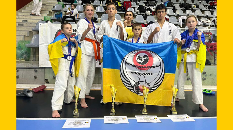 4 медалі у Румунії: прекрасний результат первомайських каратистів на змаганнях