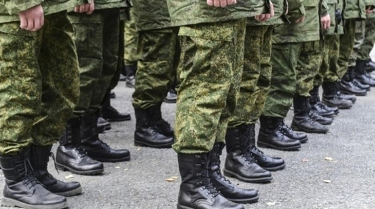 Незаконний призов на Херсонщині: окупанти залучають чоловіків з російськими паспортами до армії