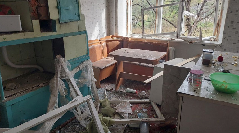 «Тата привалило дверима в душі». Родина з Глухівщини просить про допомогу після атаки БПЛА