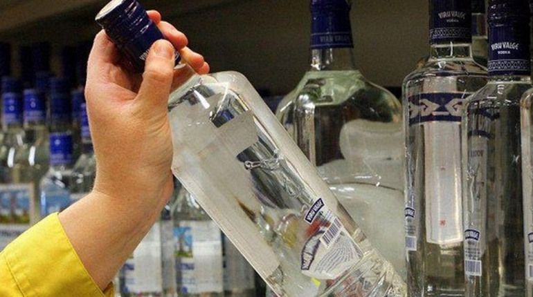 Рік тюрми за горілку та продукти: жителя Тростянця засудили за крадіжку