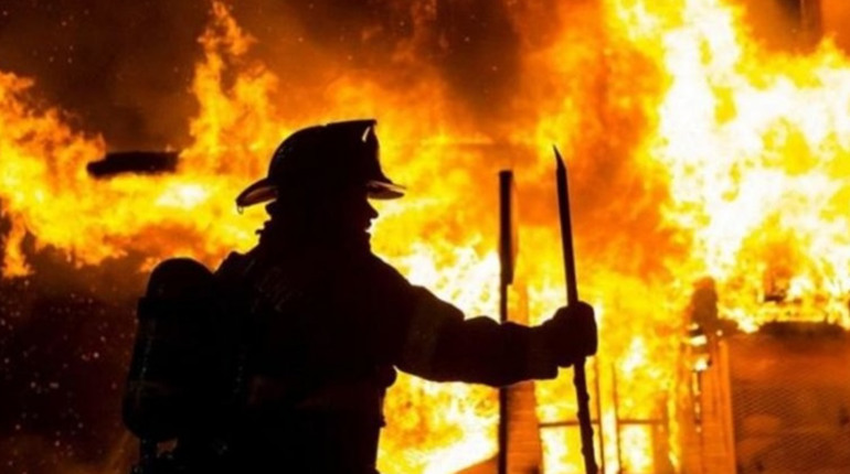 На окупованій Луганщині не вистачає рятувальників. До гасіння пожеж залучають добровільні дружини