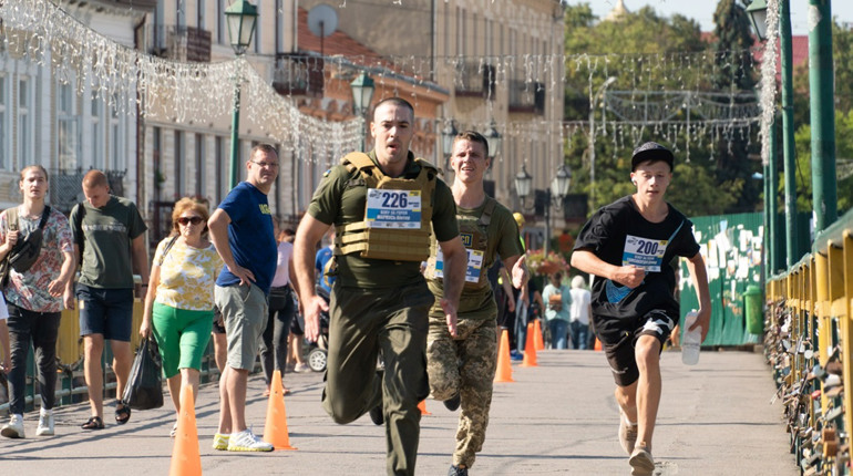 В Україні стартує спортивний марафон "Крок" на підтримку ЗСУ. Тореччан запрошують долучитися