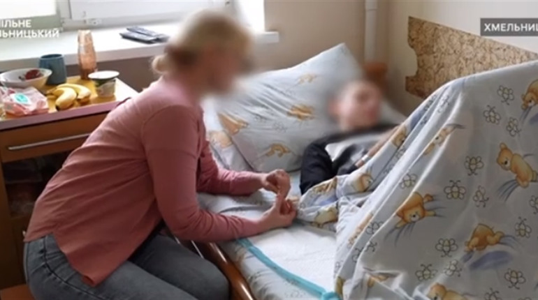 У сусідів: бійка у гуртожитку, спустошені рахунки, отруєння алкоголем
