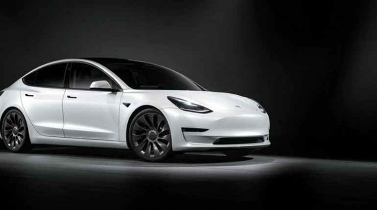 Чому варто купити Tesla Model 3 в ELMOB?