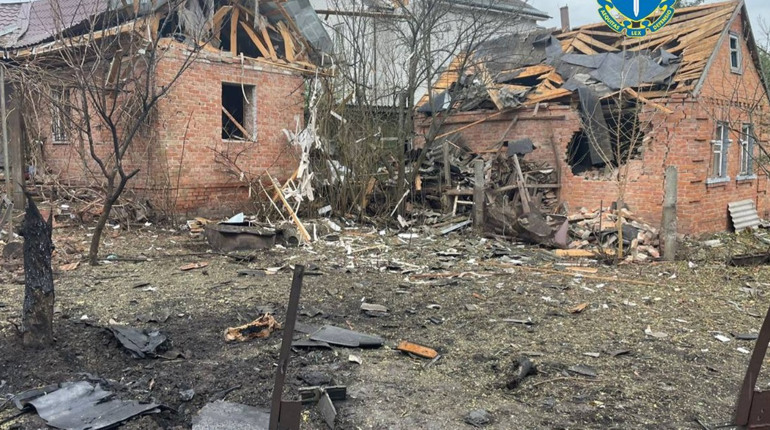 Наслідки ворожої атаки на Суми (відео від рятувальників)