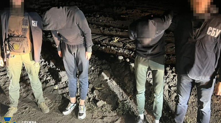 На Сумщині спіймали молодиків, які ставили камери біля важливих об'єктів для корегування ударів рф