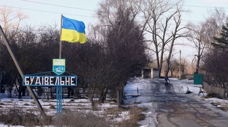 По селу в Глухівській громаді вдарили з авіації: пошкоджено підприємство