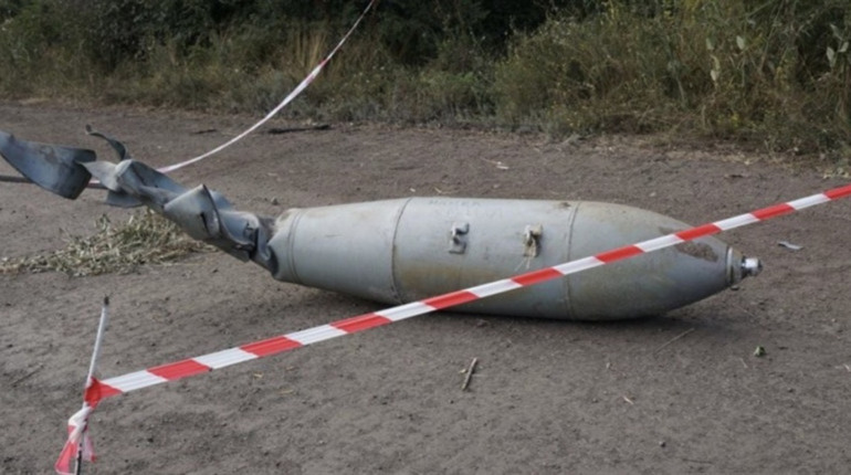 У селі на Глухівщині внаслідок авіаударів пошкоджено об’єкт критичної інфраструктури й будинки