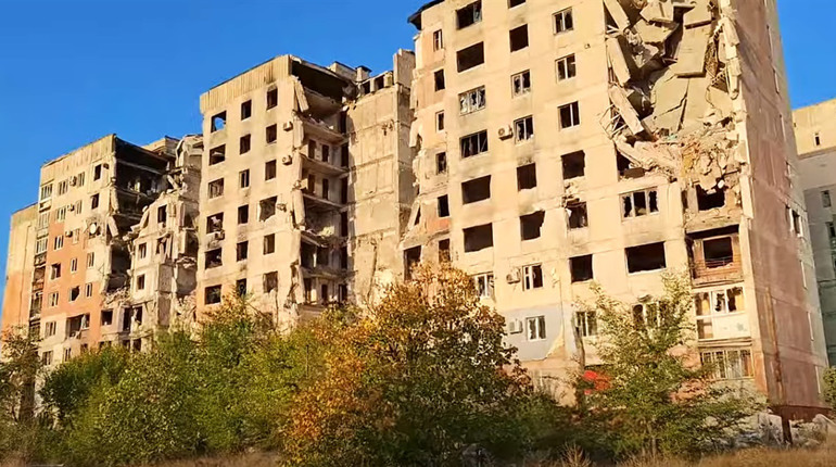 Окуповані міста Луганщини перебувають у занепаді. Як виглядають безлюдні вулиці Сіверськодонецька