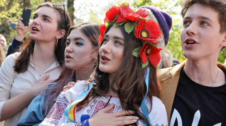 Молодь Торецької громади запрошують взяти участь у конкурсі до Дня Соборності України