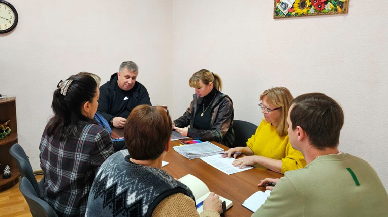 Комісія з матеріальної допомоги у Торецьку розглянула заяви від переселенців. Що вирішили
