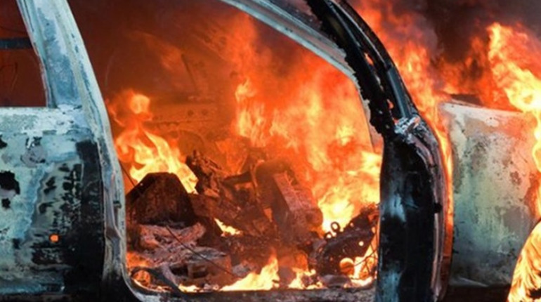 На Корюківщині під селом Баляси в автомобілі згорів чоловік. Що відомо про цю трагічну подію