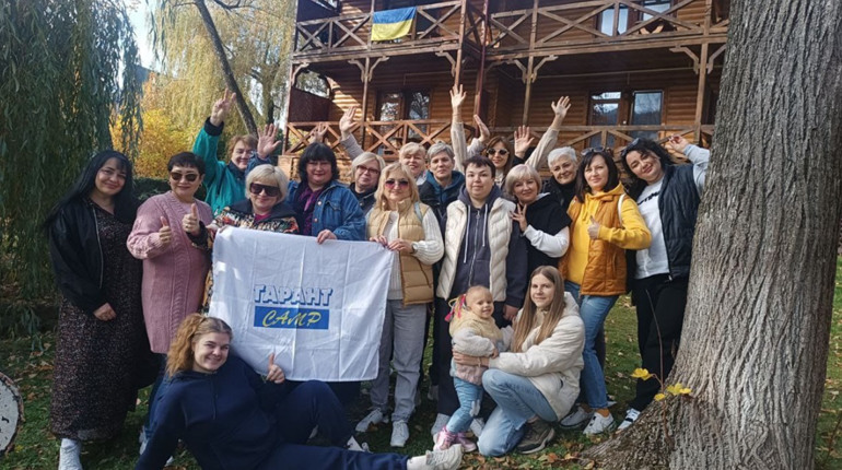 Лисичанський заклад освіти влаштував у Карпатах для педагогів тренінг "ГарантCamp2024"