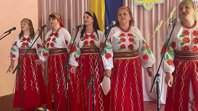 Репетирують в укритті, щоб перемагати: ансамбль із Есмані здобув призове місце міжнародного конкурсу