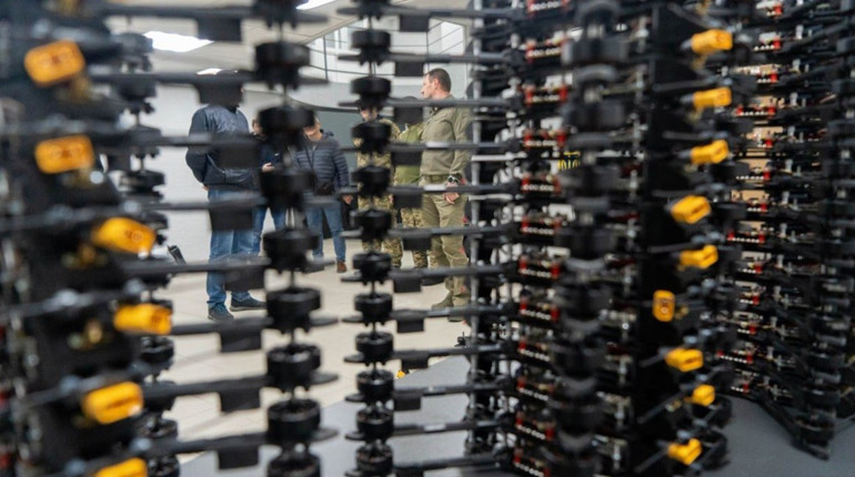 Херсонські громади передали морській піхоті Сил ТрО 300 дронів для захисту країни
