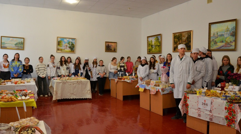 У Ніжинському фаховому медичному коледжі відбувся благодійний ярмарок