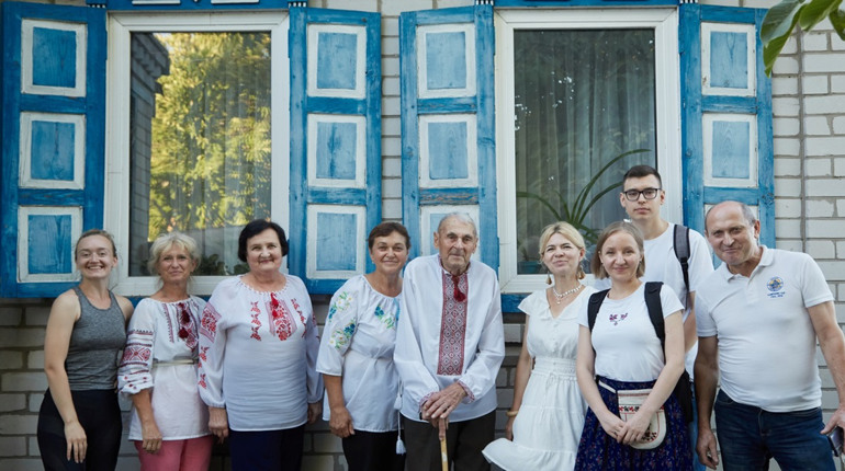 «Баба Єлька» презентує 6 серію документального циклу, присвячену Онуфріївській громаді