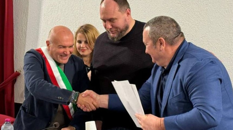 Марганець підписав угоду про співпрацю з італійським містом Пескічі