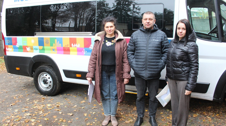 Мобільний ЦНАП у дії: Менська громада зробила послуги доступнішими
