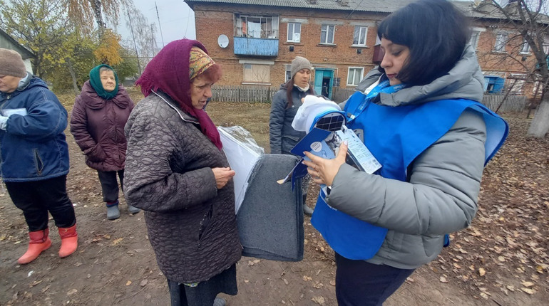 Зима на порозі: у Глухові допомогли 80 родинам, які постраждали від обстрілів