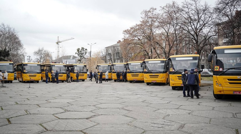 Гадяцька громада отримала шкільний автобус