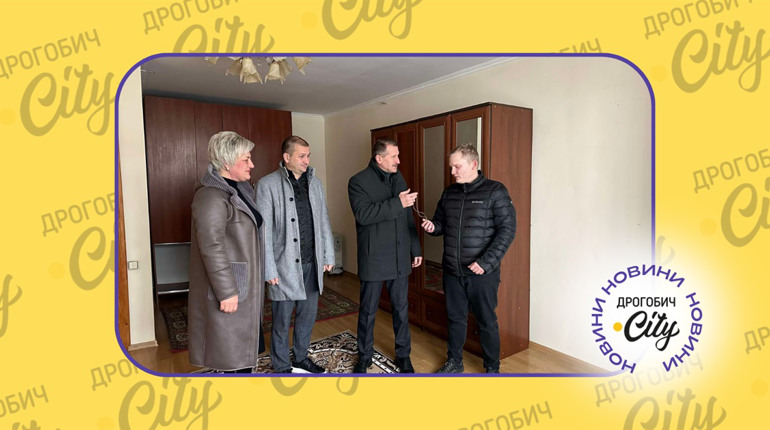 Виховувала і підтримувала бабуся: хлопцю-сироті з Дрогобича придбали квартиру за бюджетні кошти