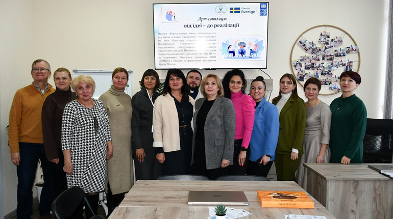У Ніжині відкрили «Арт-світлицю» – простір для підтримки жінок, які зазнали впливу війни